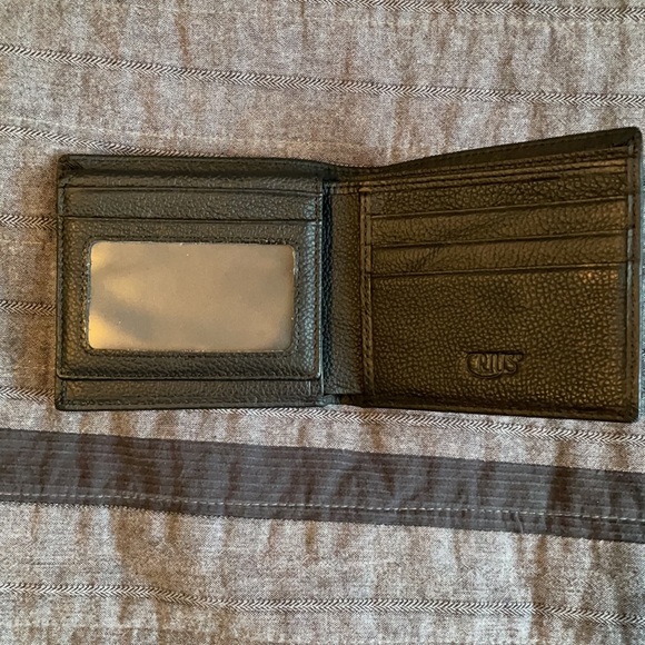 Black Crius Wallet - Picture 3 of 5